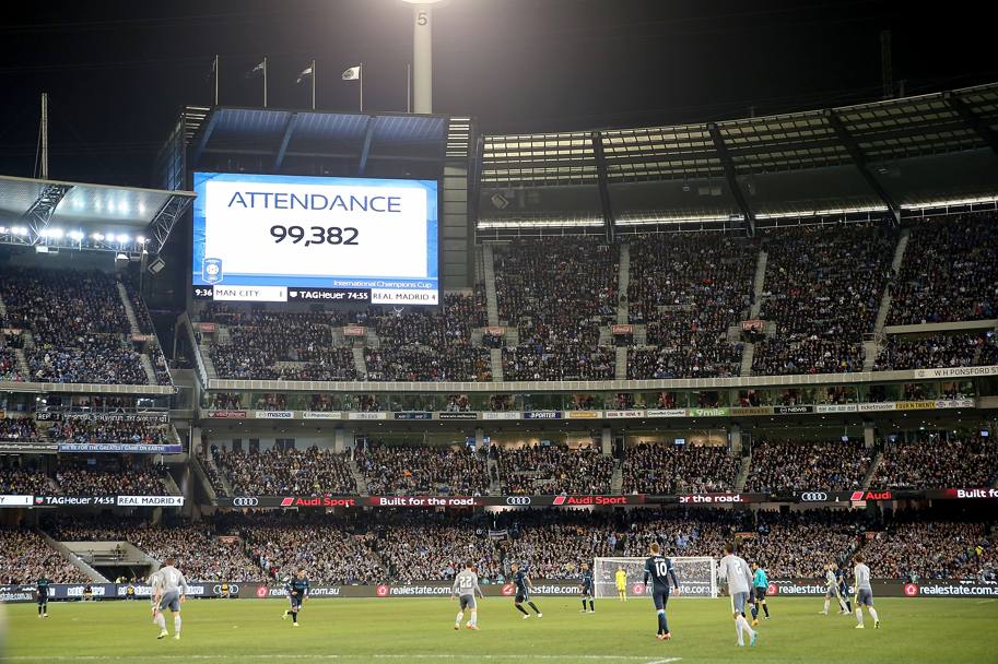 Quasi 100mila gli spettatori presenti a Melbourne per assistere all&#39;amichevole tra Real Madrid e Manchester  City (4-1). Per la precisione 99,382 (Getty Images)